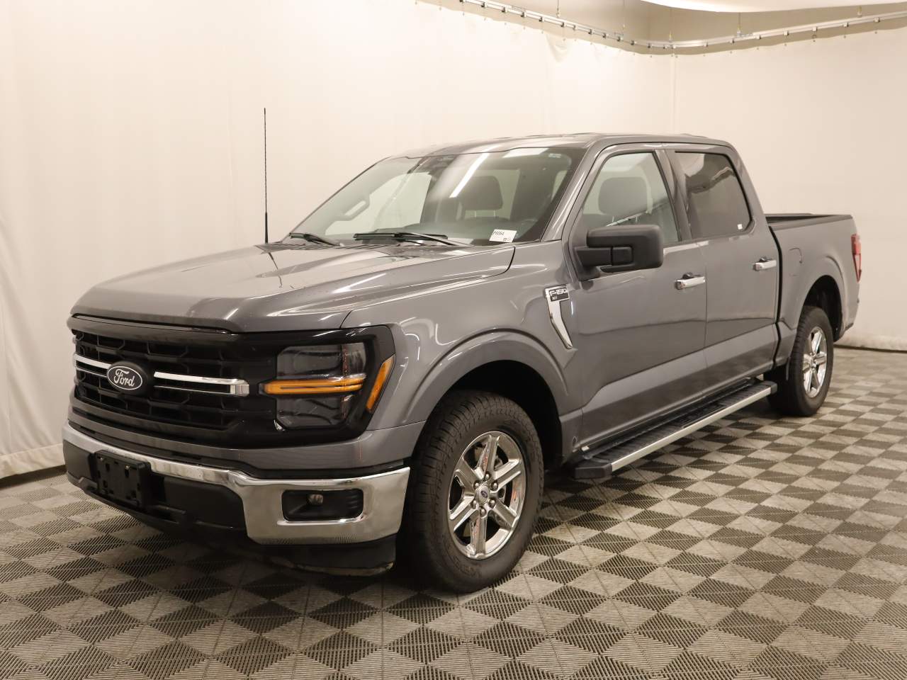 2025 Ford F-150 XLT Crew Cab