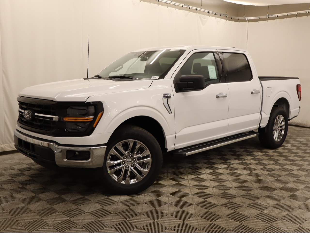 2026 Ford F-150 SuperCrew XLT