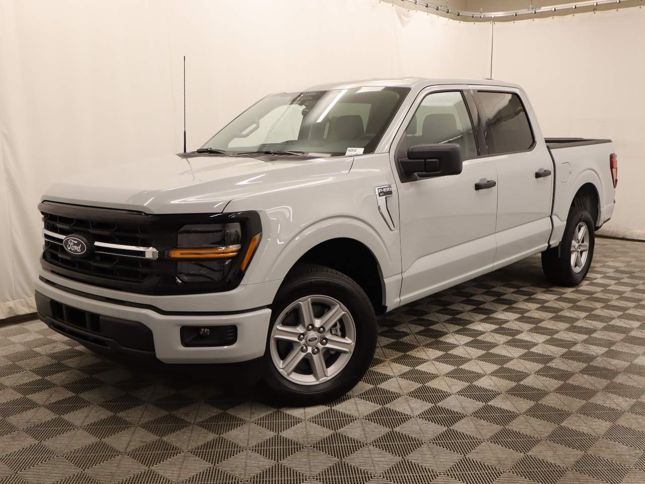 2026 Ford F-150 SuperCrew XLT