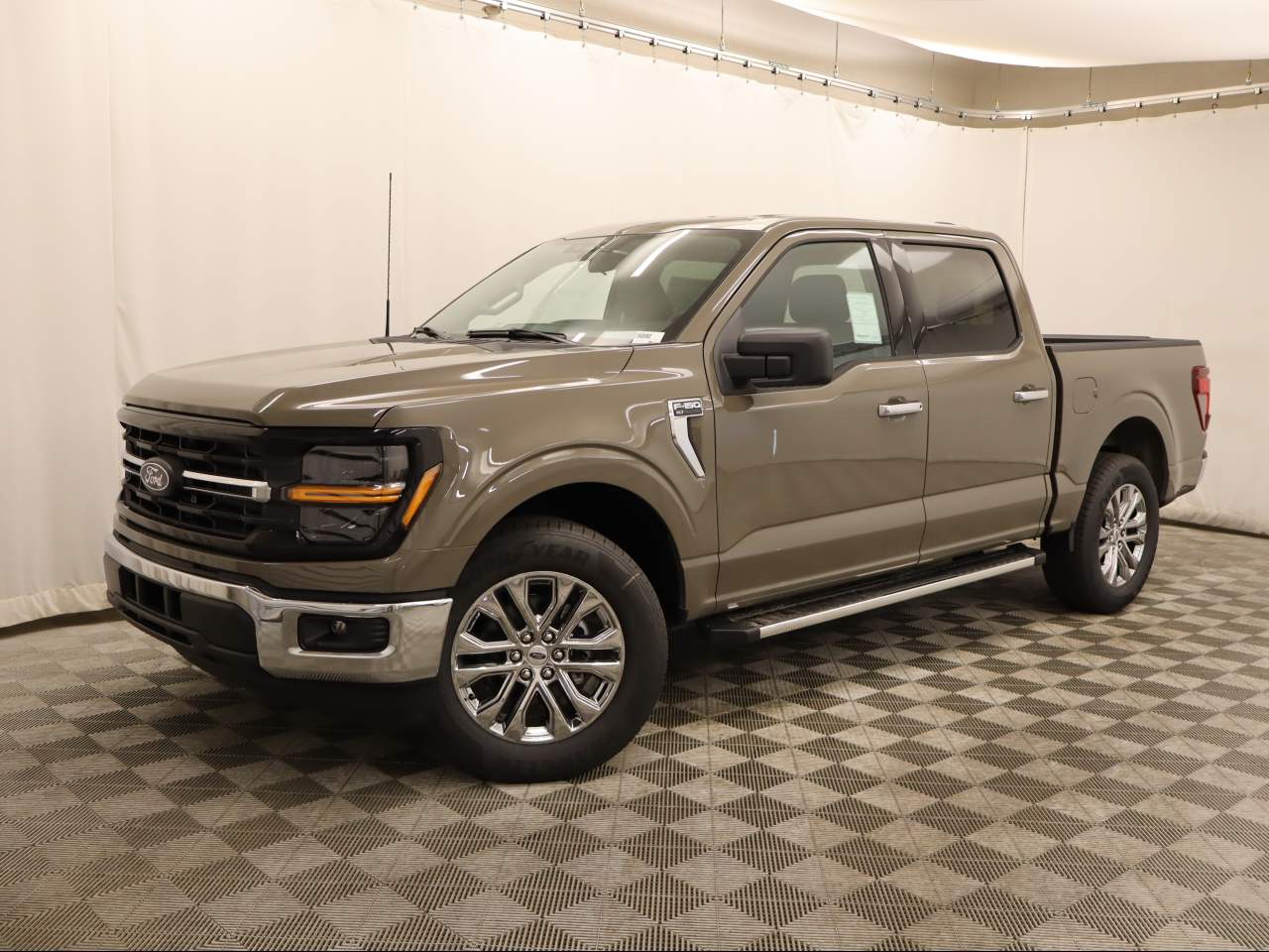 2026 Ford F-150 SuperCrew XLT