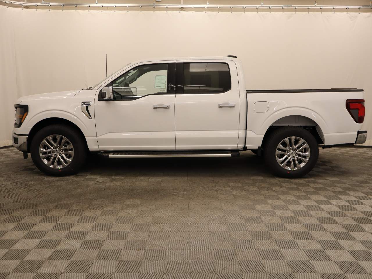 2024 Ford F-150 SuperCrew XLT