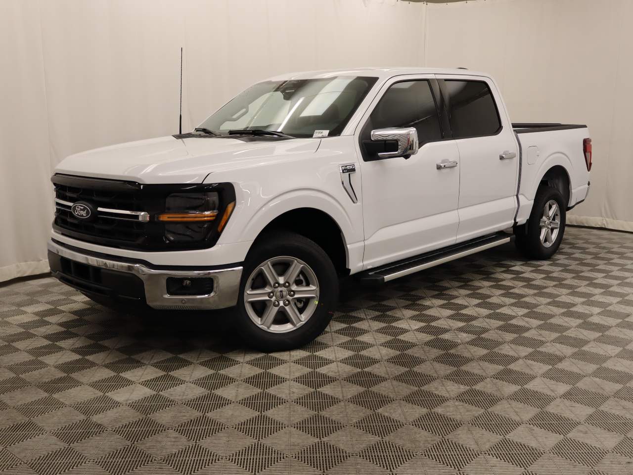 2025 Ford F-150 SuperCrew XLT