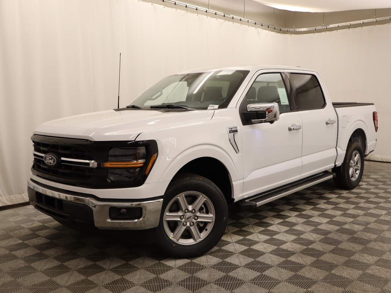 2025 Ford F-150 SuperCrew XLT