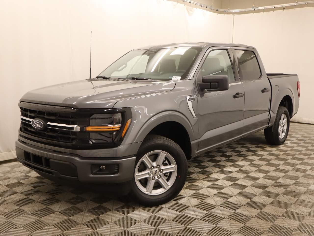 2026 Ford F-150 SuperCrew XLT