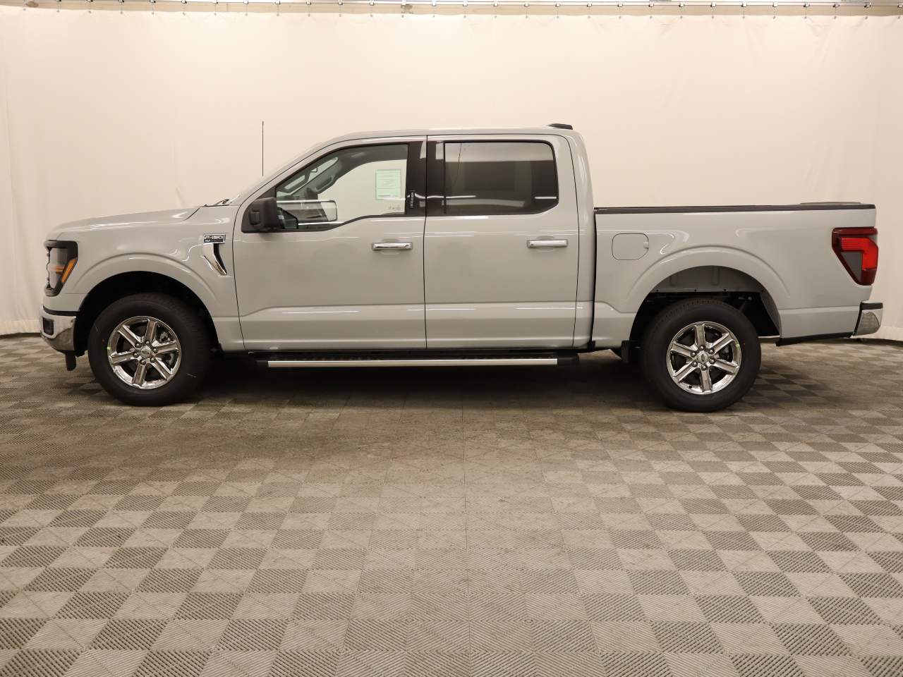 2024 Ford F-150 SuperCrew XLT