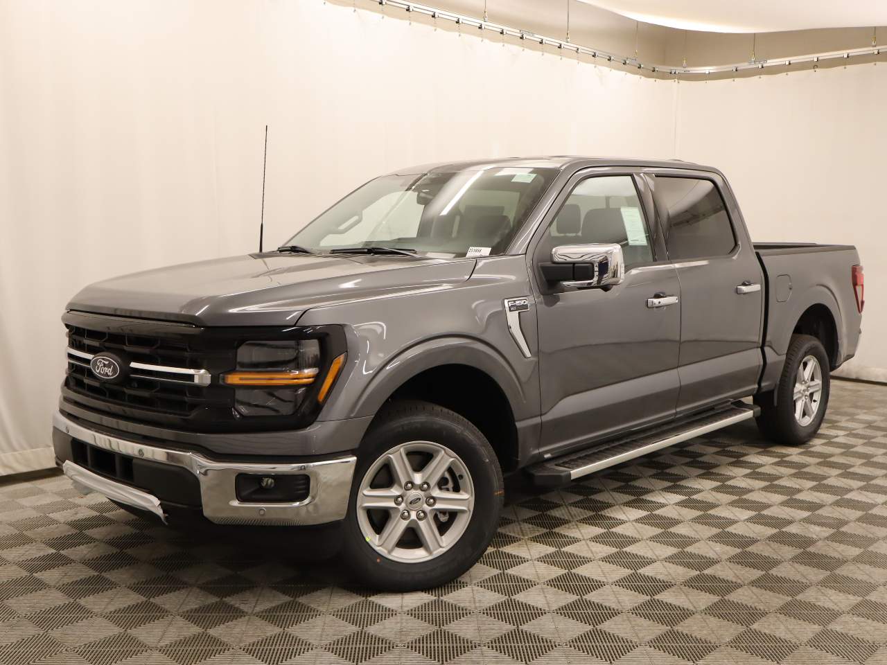 2025 Ford F-150 SuperCrew XLT