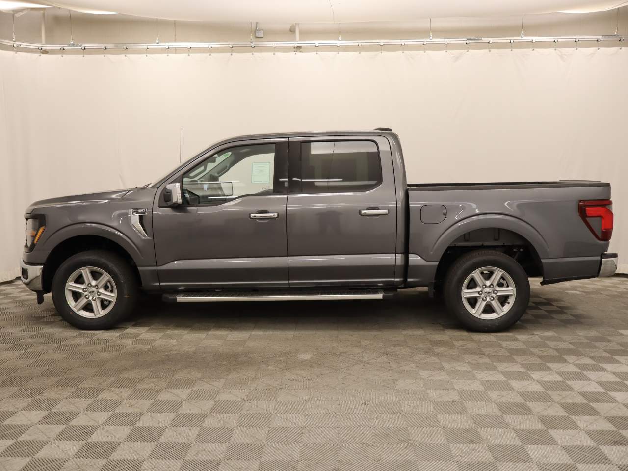 2025 Ford F-150 SuperCrew XLT