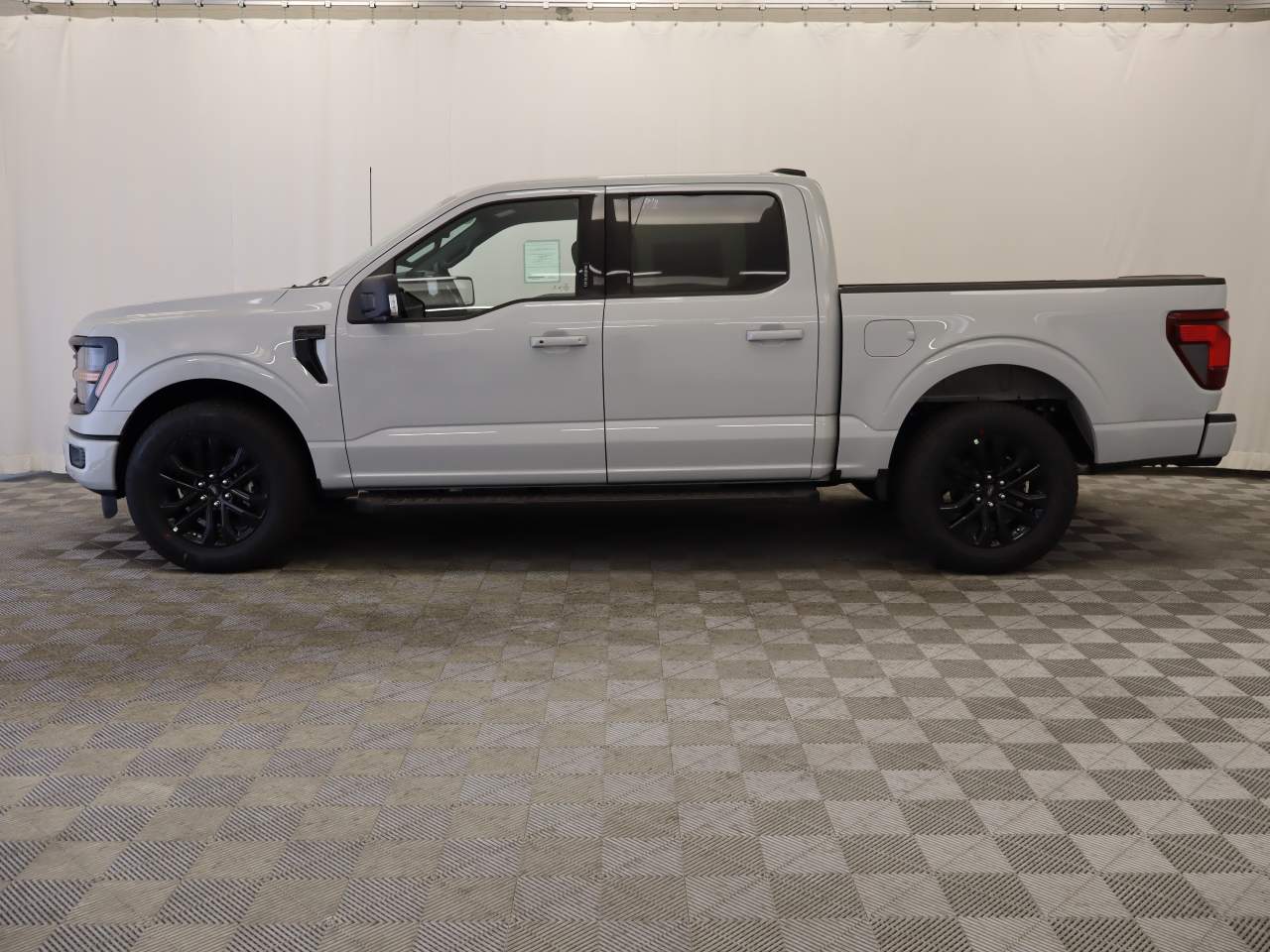 2024 Ford F-150 SuperCrew XLT