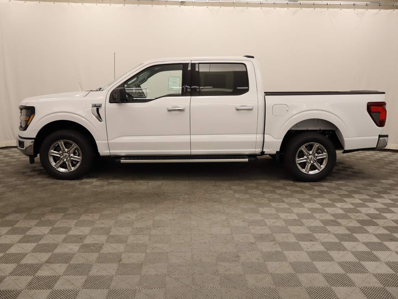 2024 Ford F-150 SuperCrew XLT