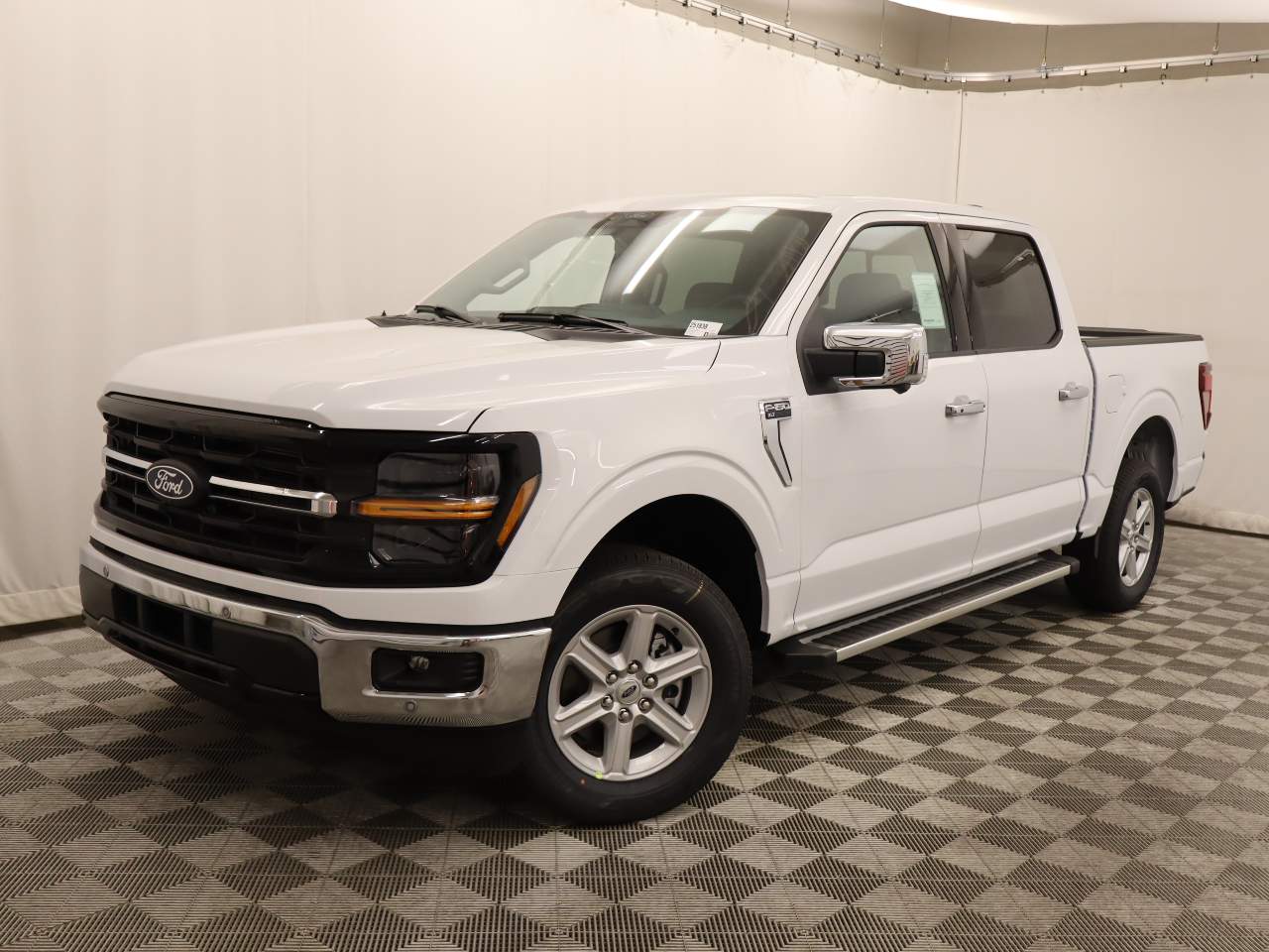 2025 Ford F-150 SuperCrew XLT