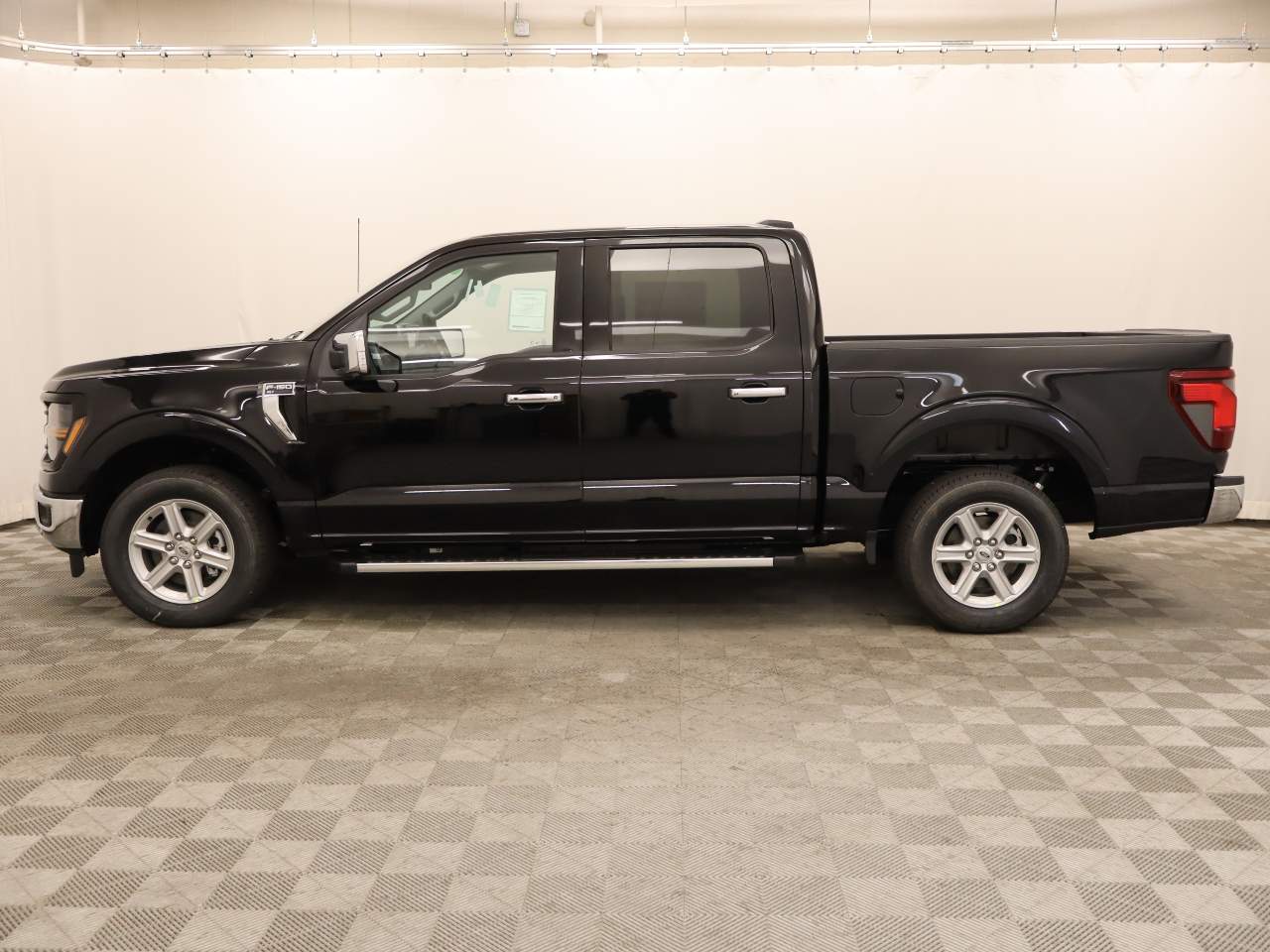 2025 Ford F-150 SuperCrew XLT