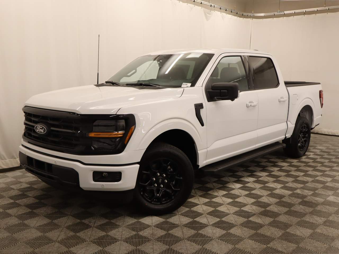 2026 Ford F-150 SuperCrew XLT