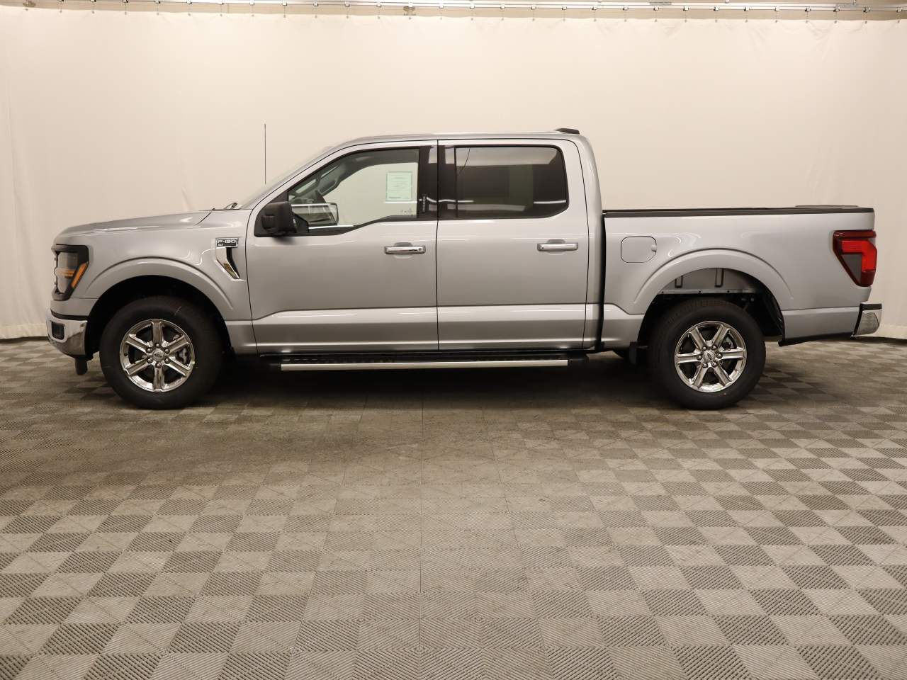 2024 Ford F-150 SuperCrew XLT