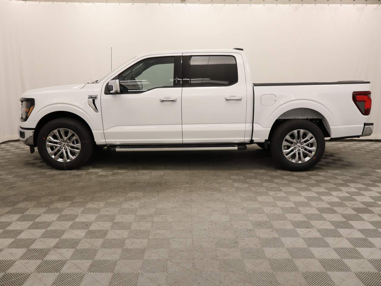 2024 Ford F-150 SuperCrew XLT