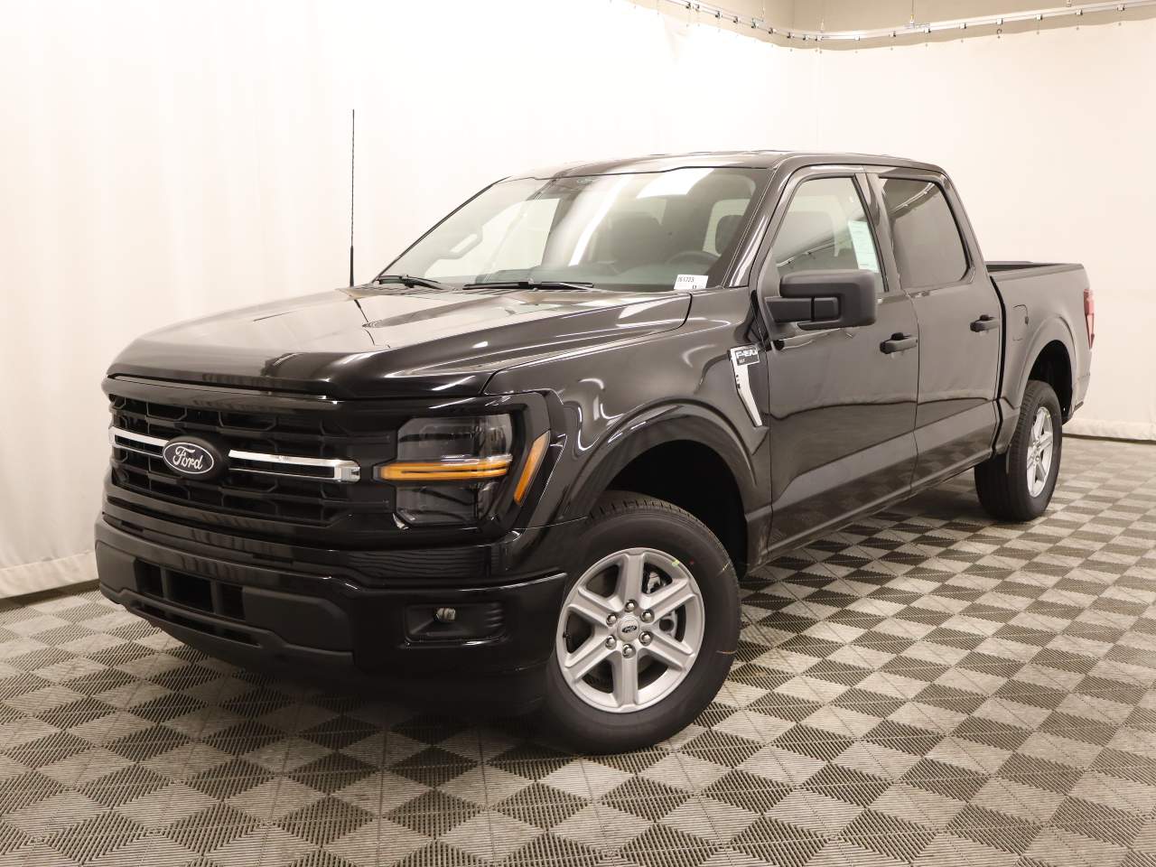 2026 Ford F-150 SuperCrew XLT