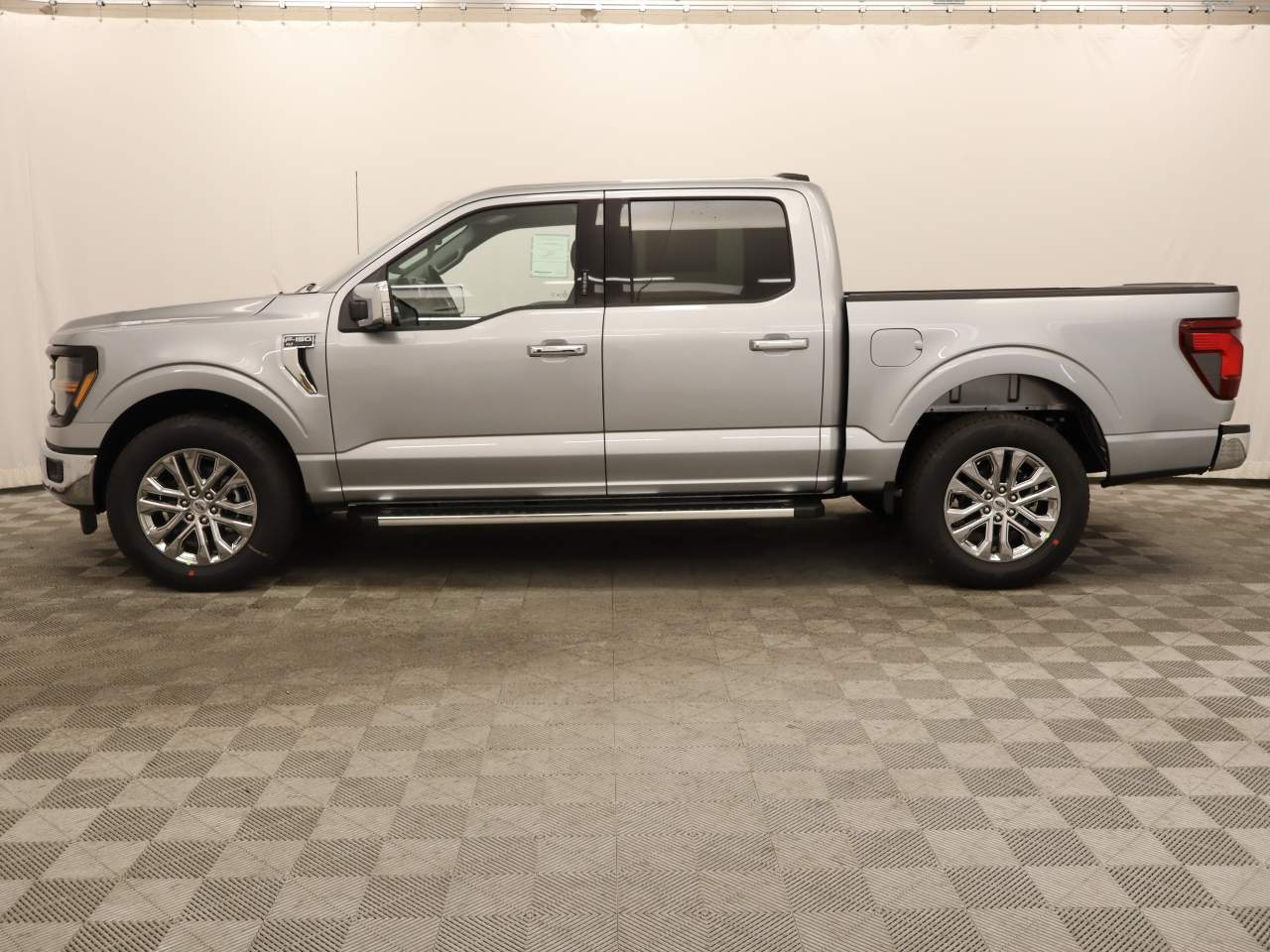 2024 Ford F-150 SuperCrew XLT