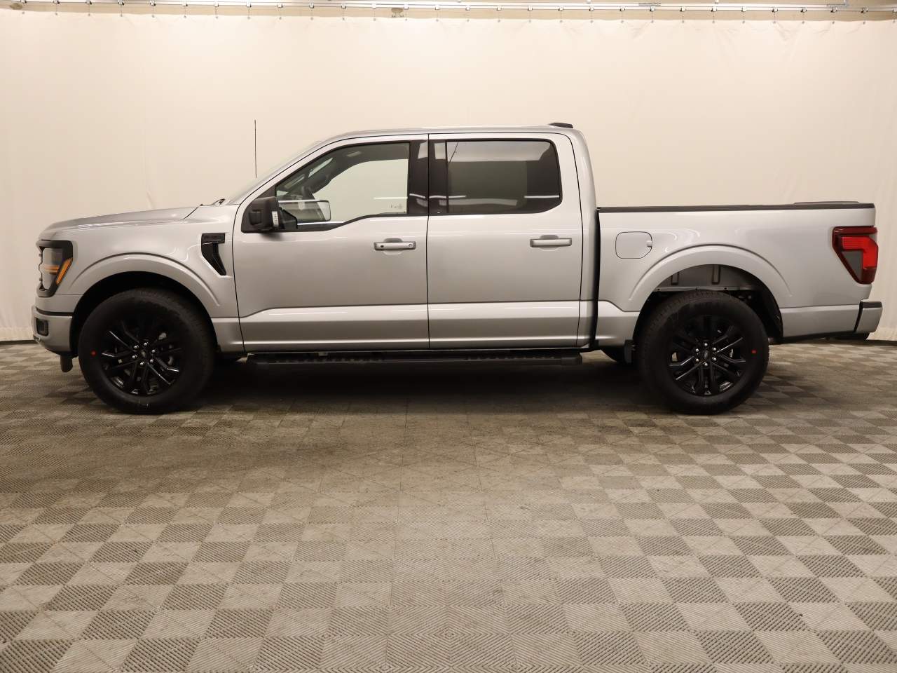 2025 Ford F-150 SuperCrew XLT