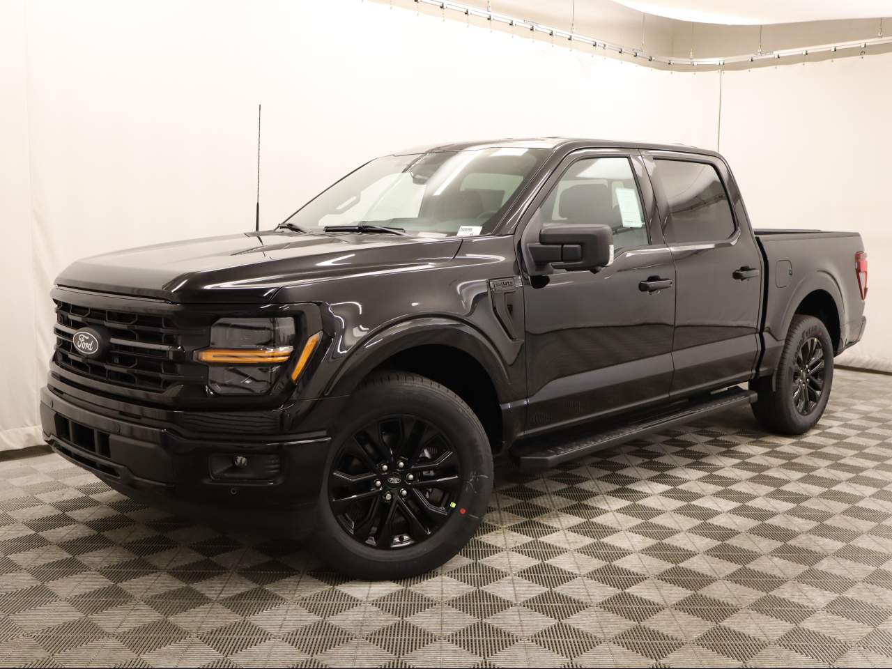 2026 Ford F-150 SuperCrew XLT