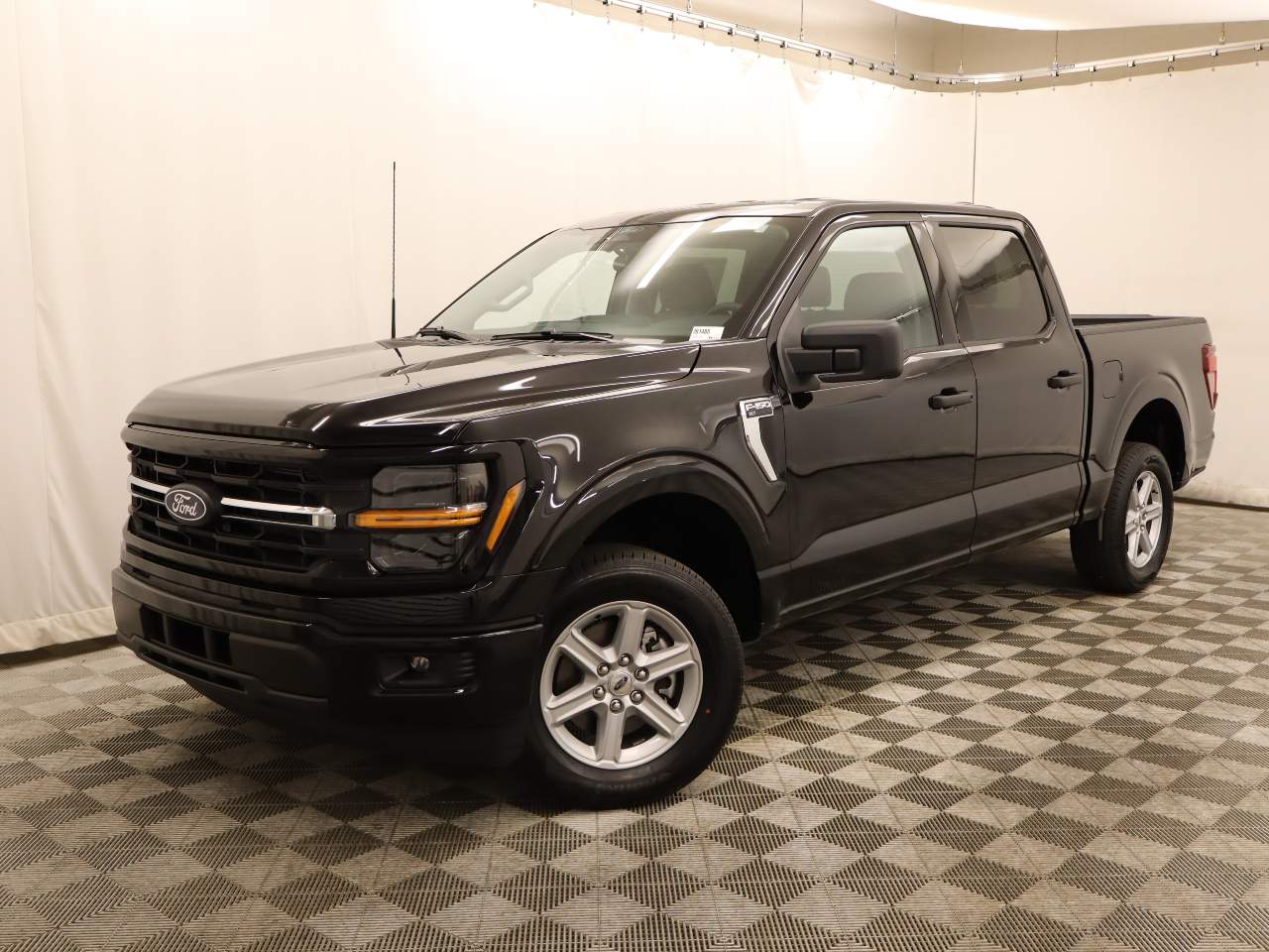 2026 Ford F-150 SuperCrew XLT