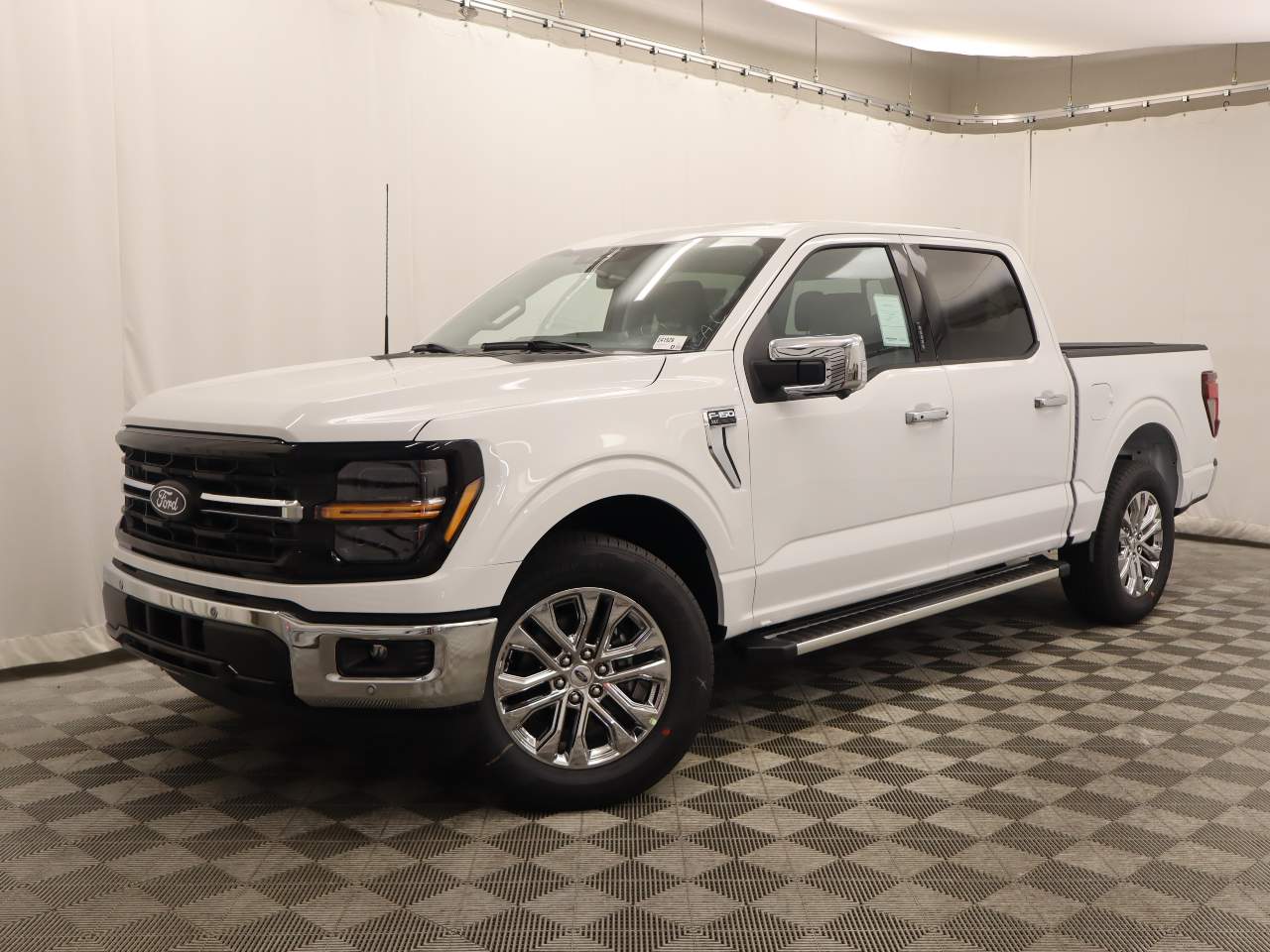 2024 Ford F-150 SuperCrew XLT