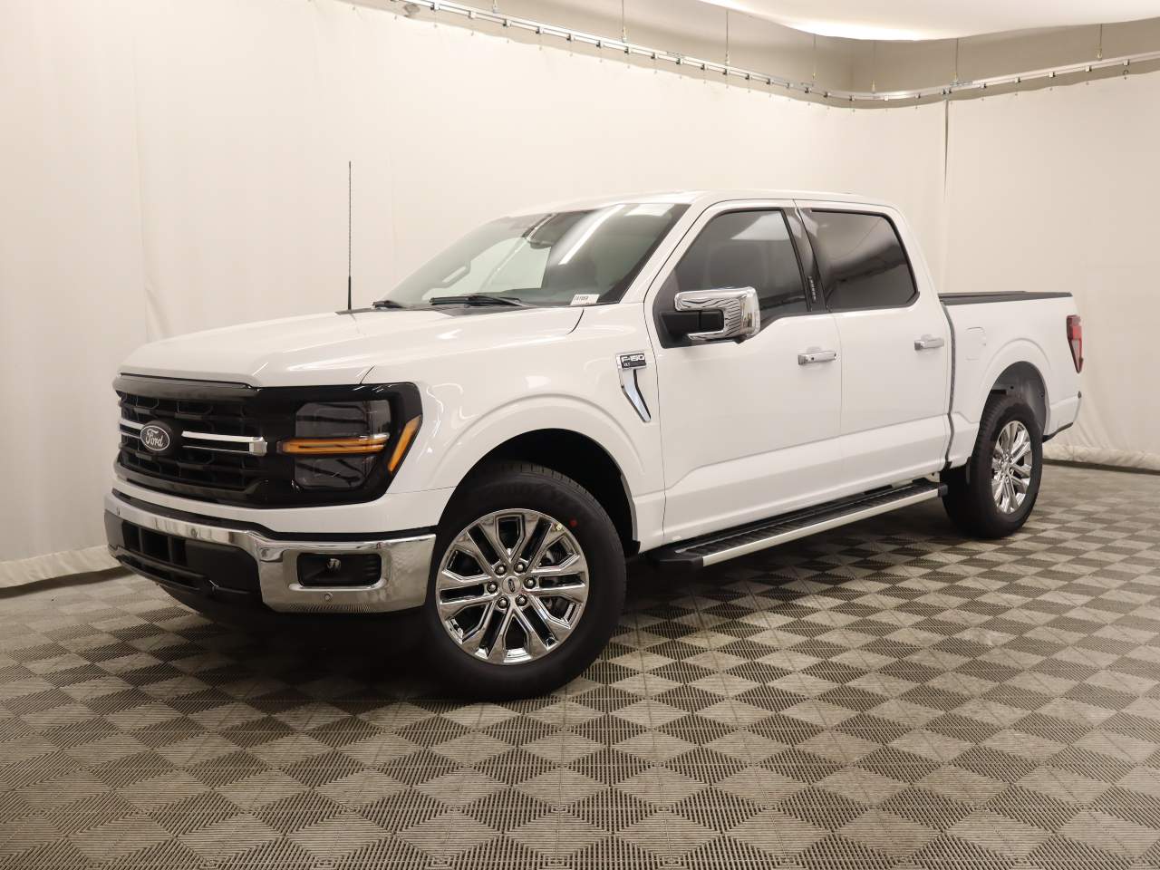 2024 Ford F-150 SuperCrew XLT