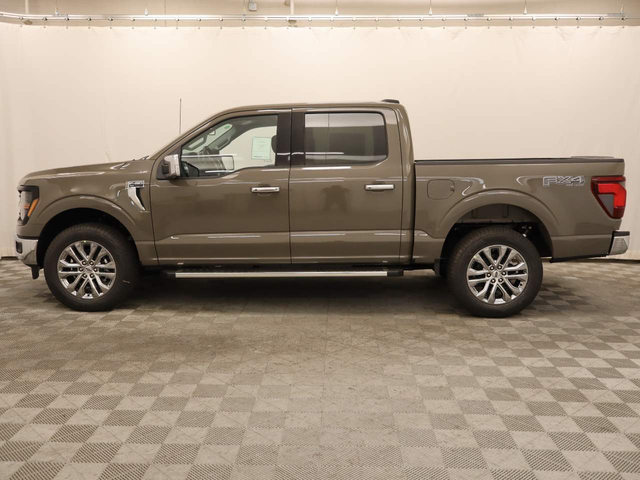 2025 Ford F-150 SuperCrew XLT