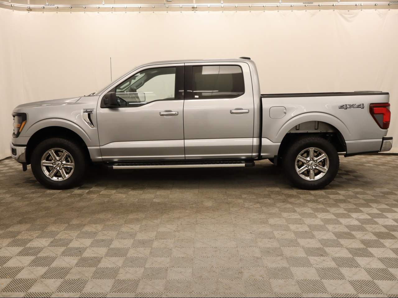 2025 Ford F-150 XLT Crew Cab