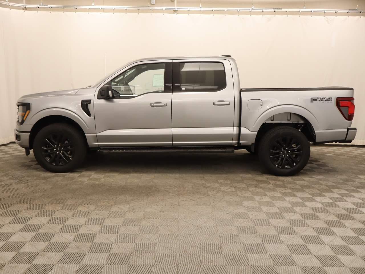 2025 Ford F-150 SuperCrew XLT