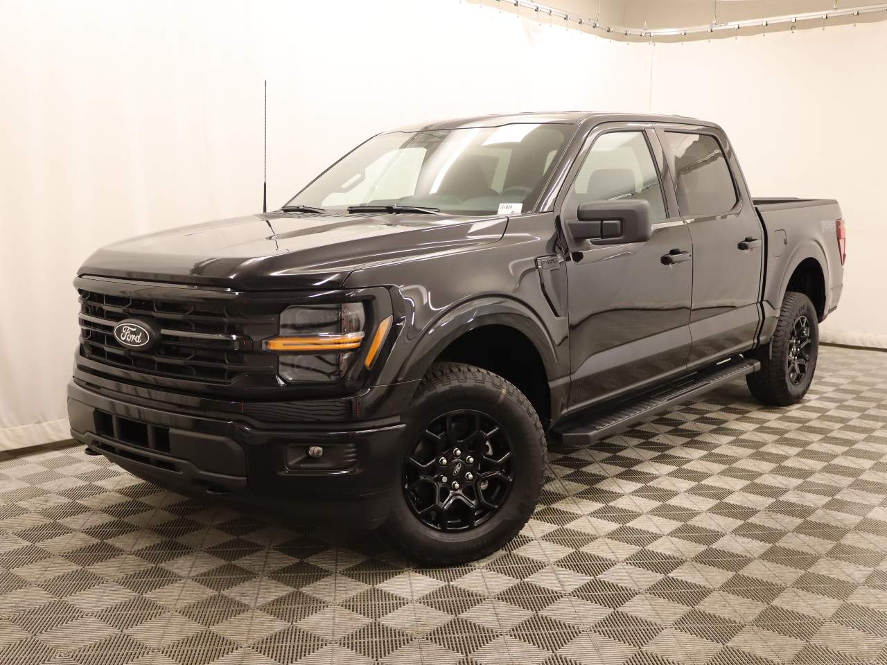 2026 Ford F-150 SuperCrew XLT