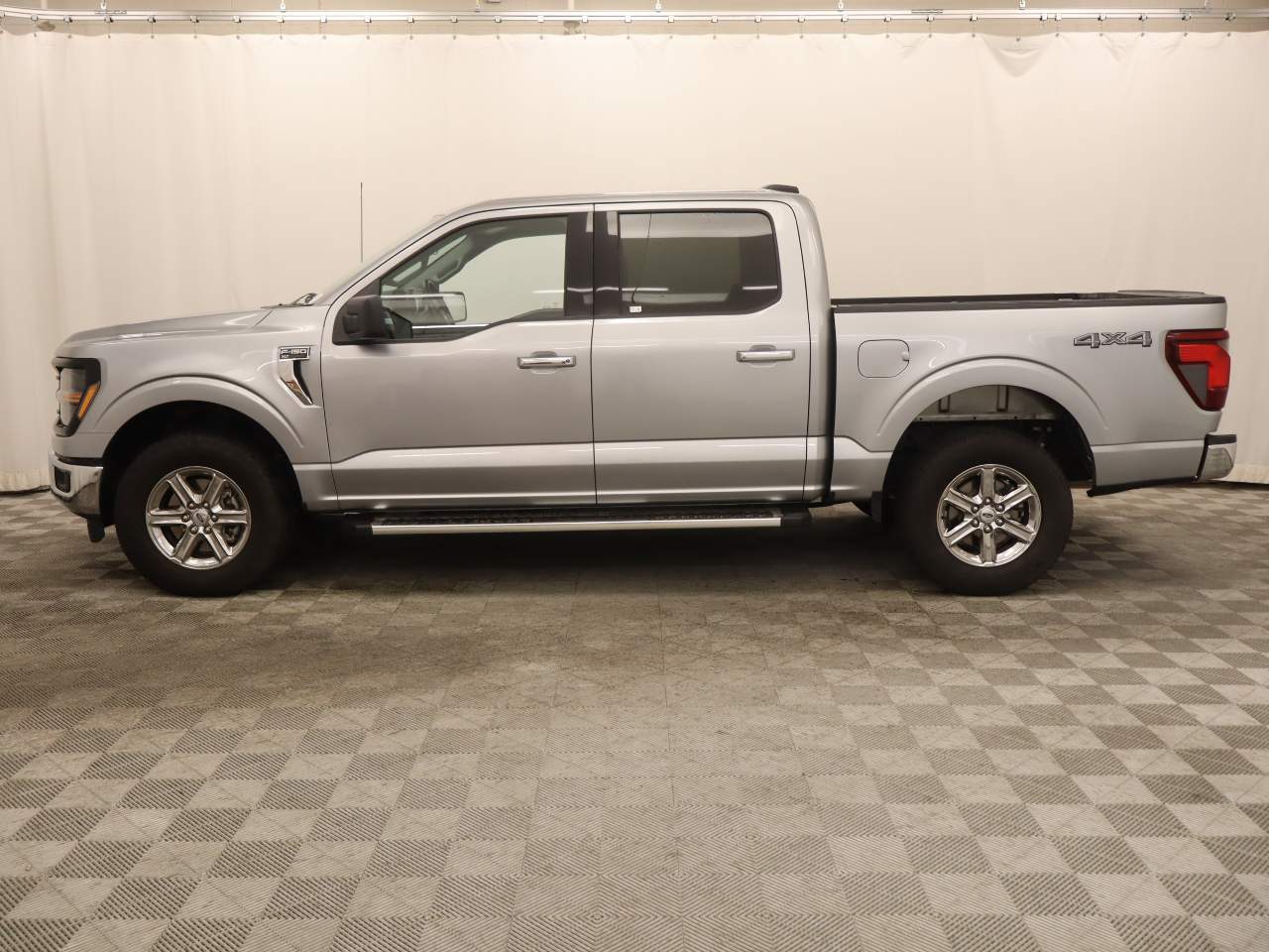 2025 Ford F-150 XLT Crew Cab