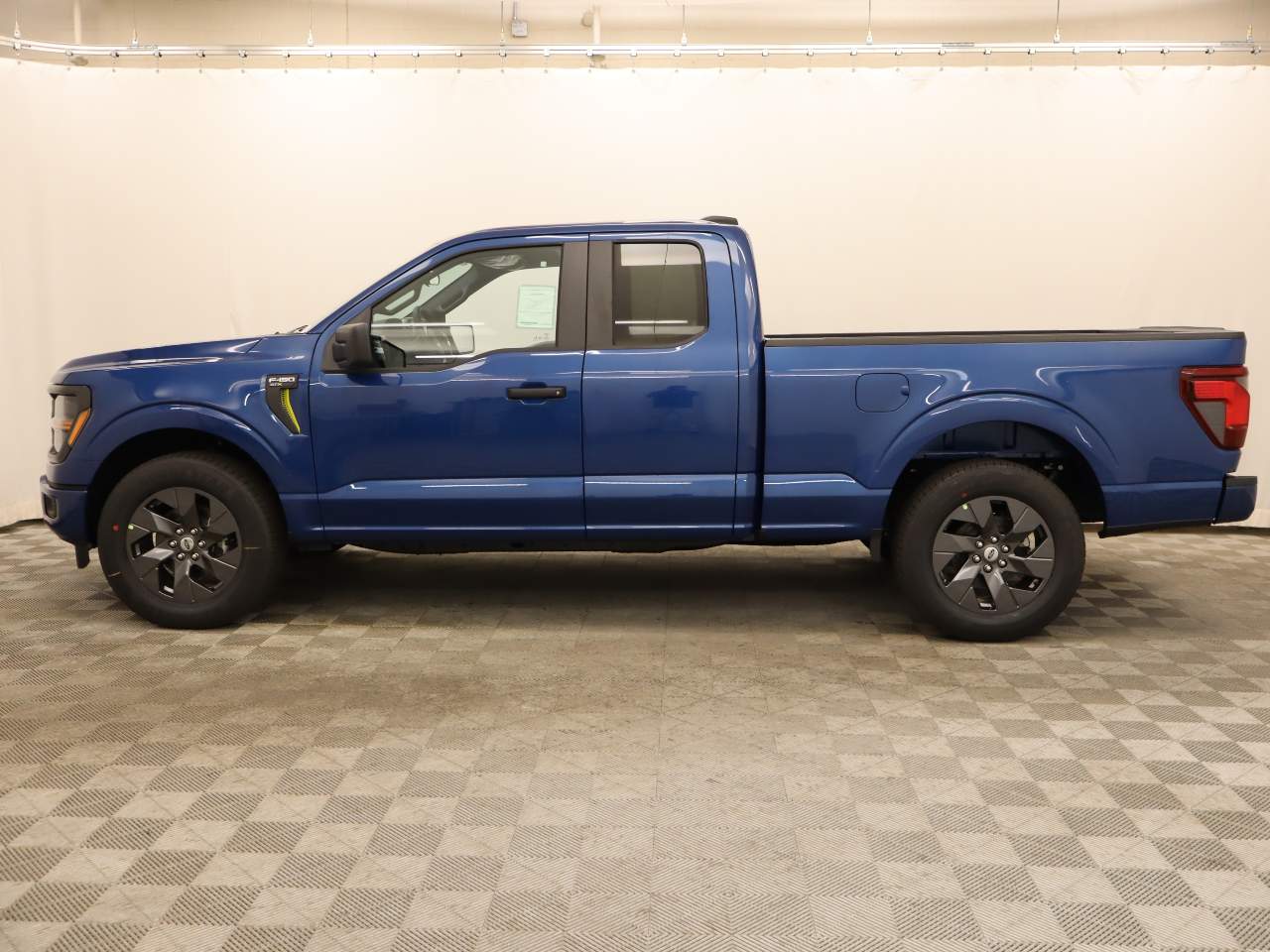 2025 Ford F-150 SuperCab STX