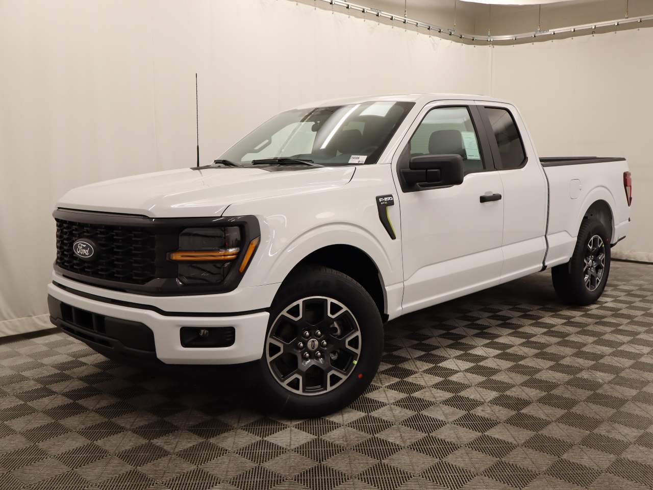 2025 Ford F-150 SuperCab STX