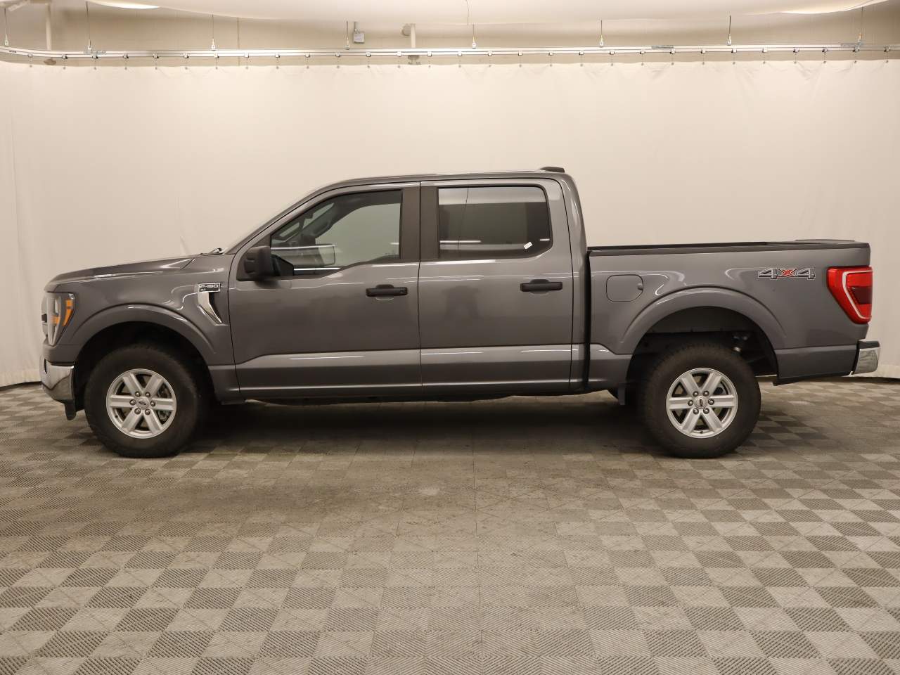 2023 Ford F-150 XLT Crew Cab
