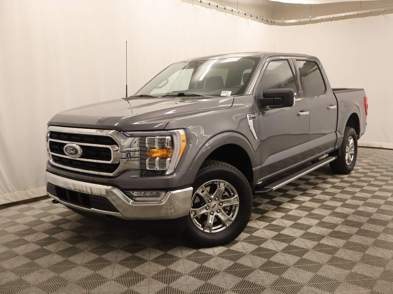 2022 Ford F-150 XLT Crew Cab