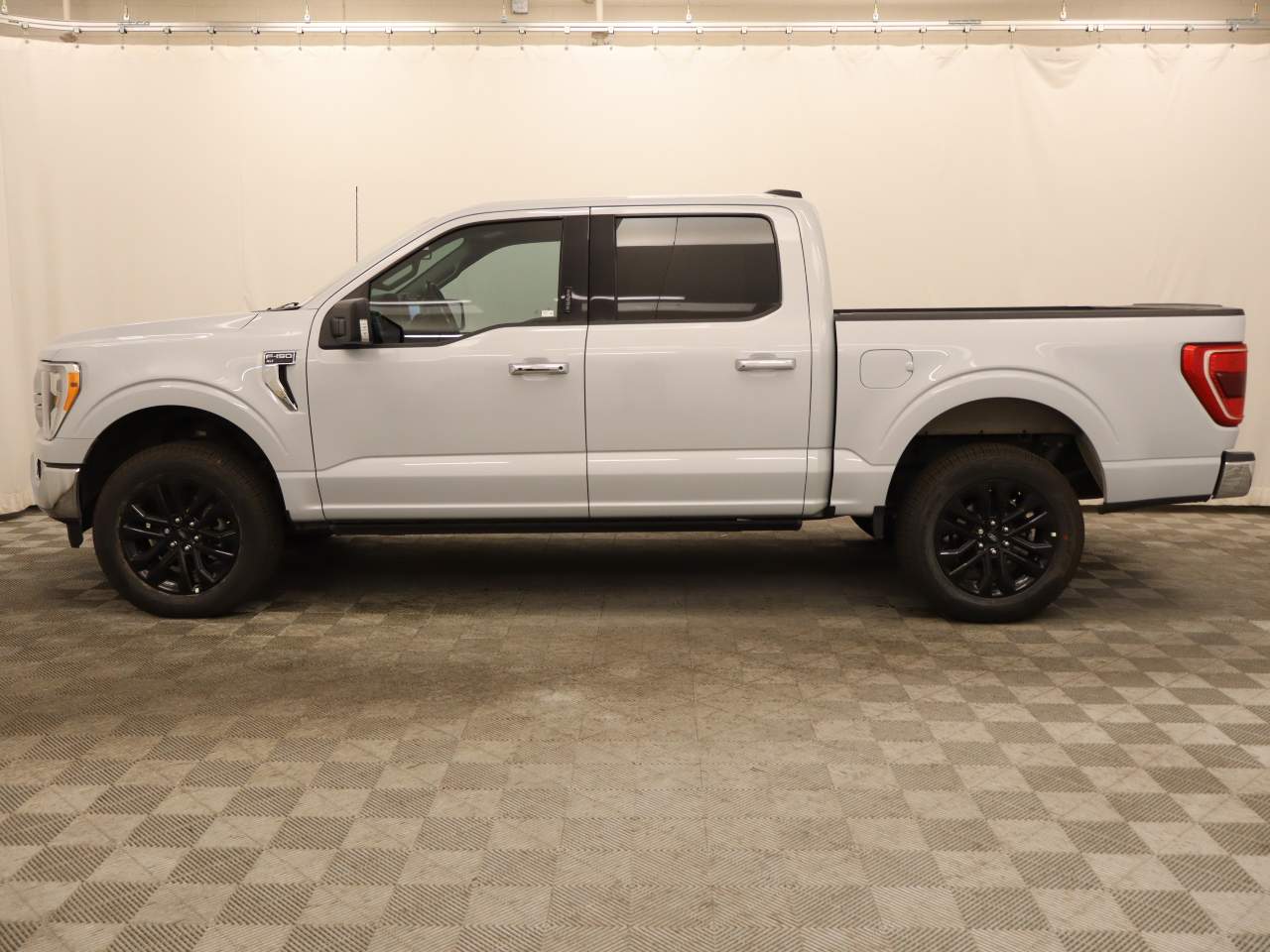 2022 Ford F-150 XLT Crew Cab