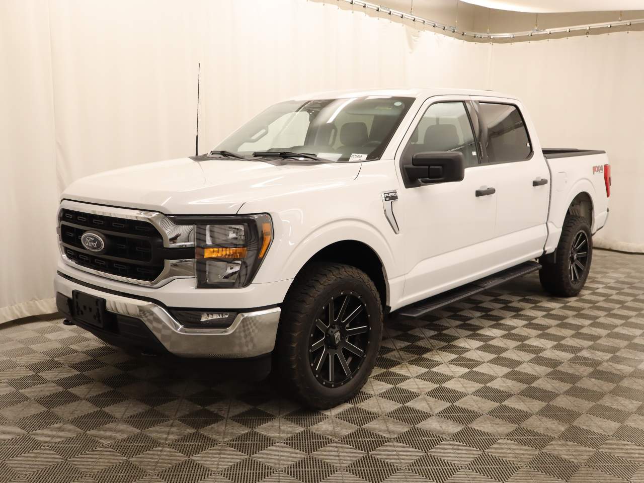 2023 Ford F-150 XLT Crew Cab