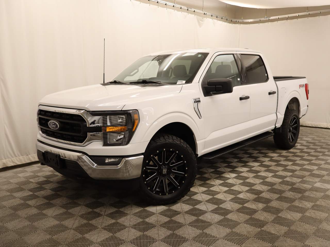 2023 Ford F-150 XLT Crew Cab