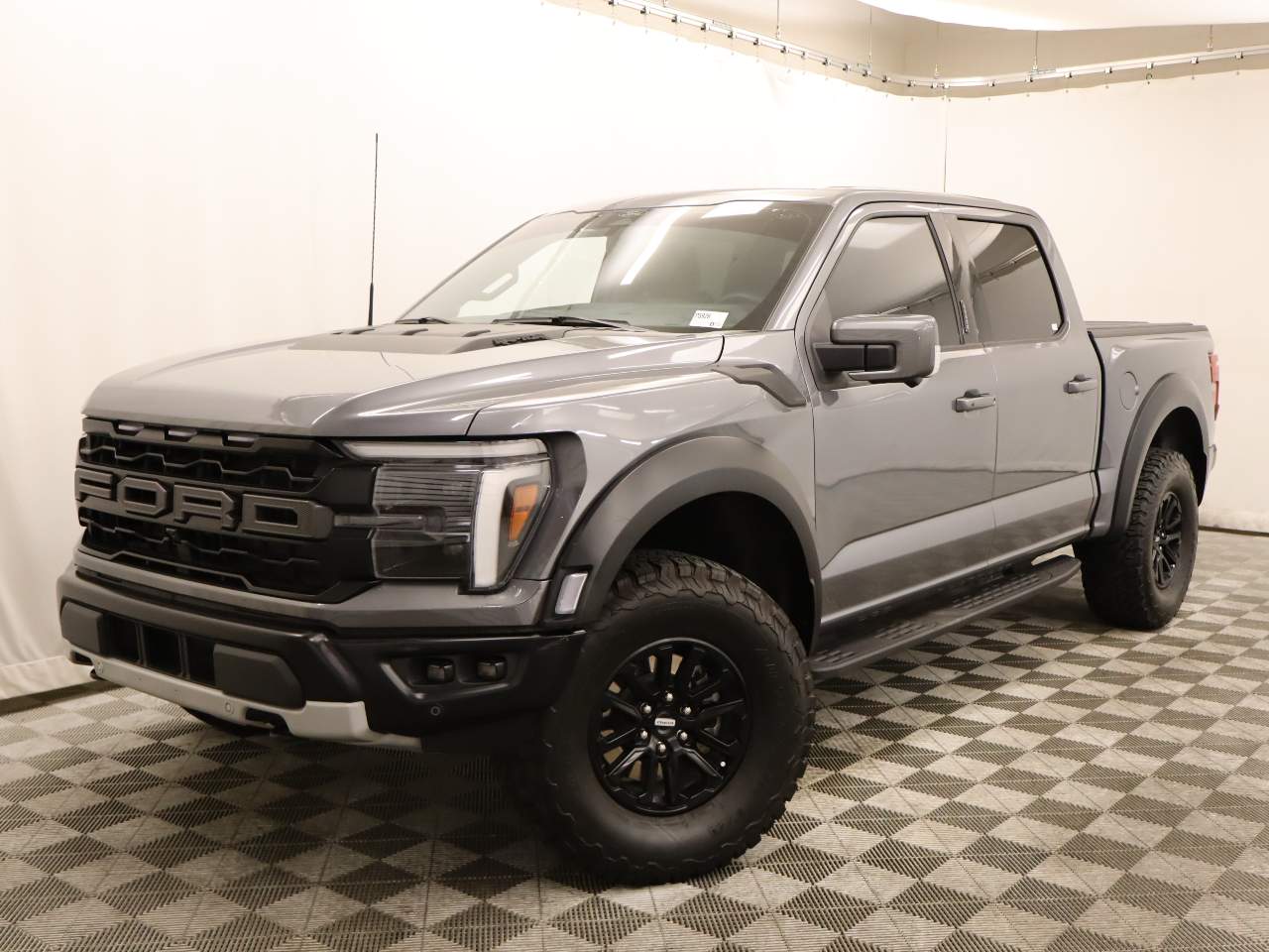 2024 Ford F-150 Raptor 4x4 SuperCrew 5-1/2 Box's photo
