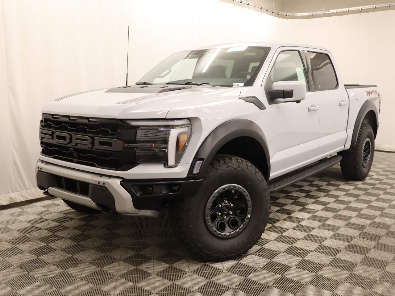 2025 Ford F-150 SuperCrew Raptor