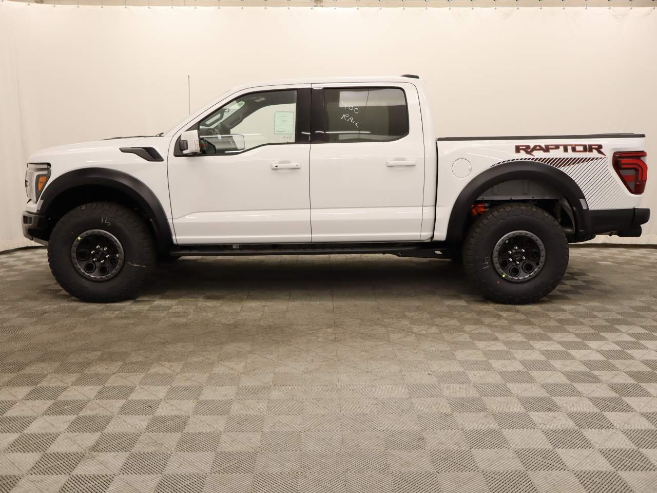 2025 Ford F-150 SuperCrew Raptor