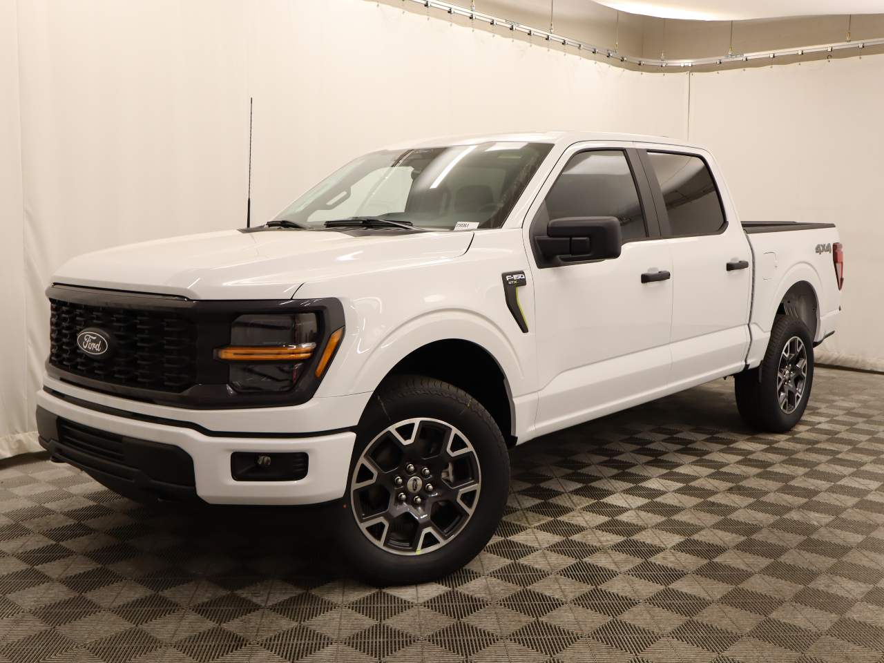 2025 Ford F-150 SuperCrew STX