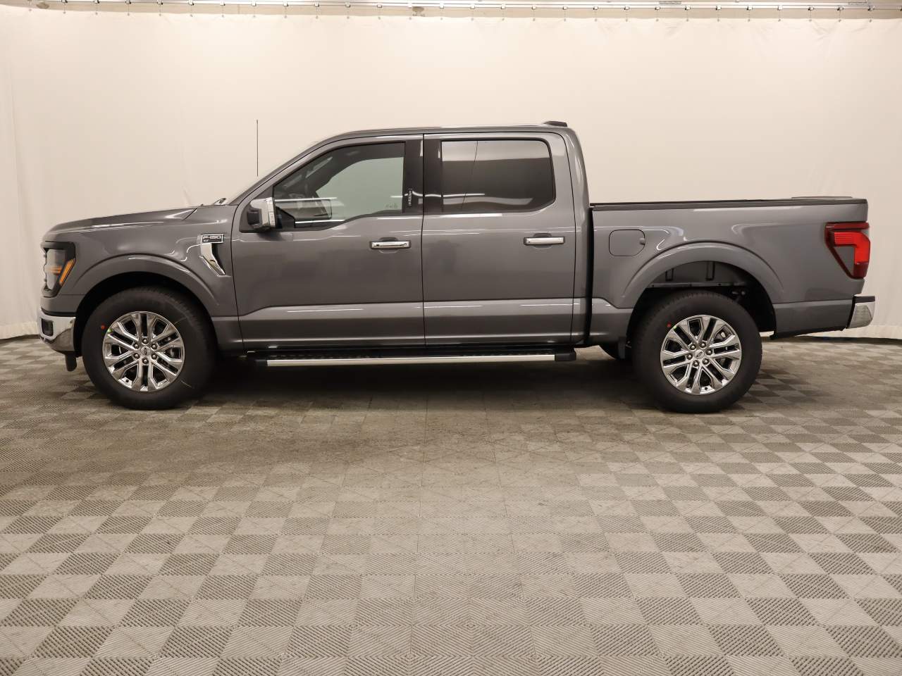 2024 Ford F-150 SuperCrew XLT