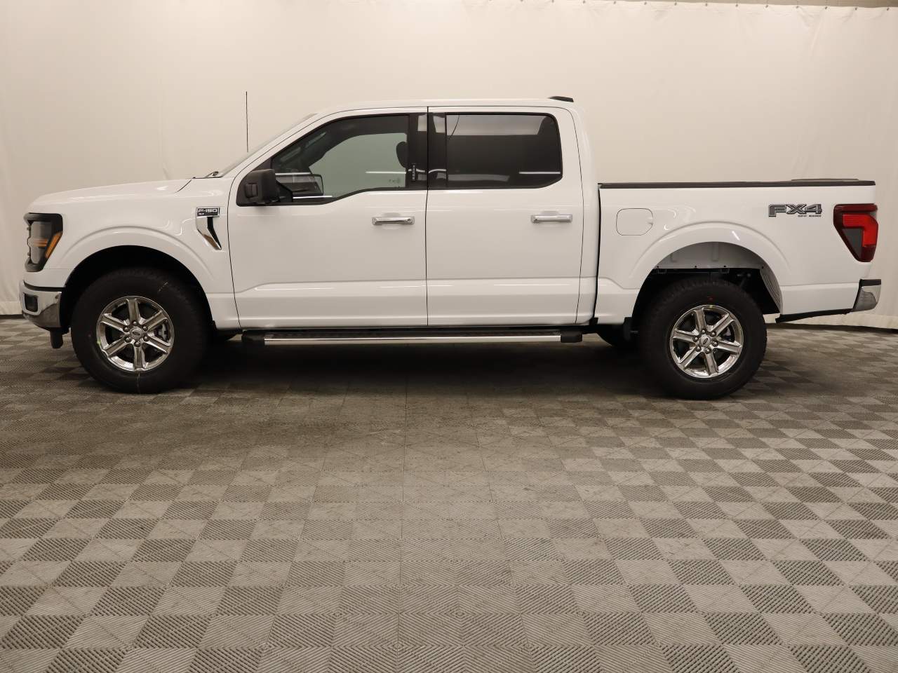 2024 Ford F-150 SuperCrew XLT