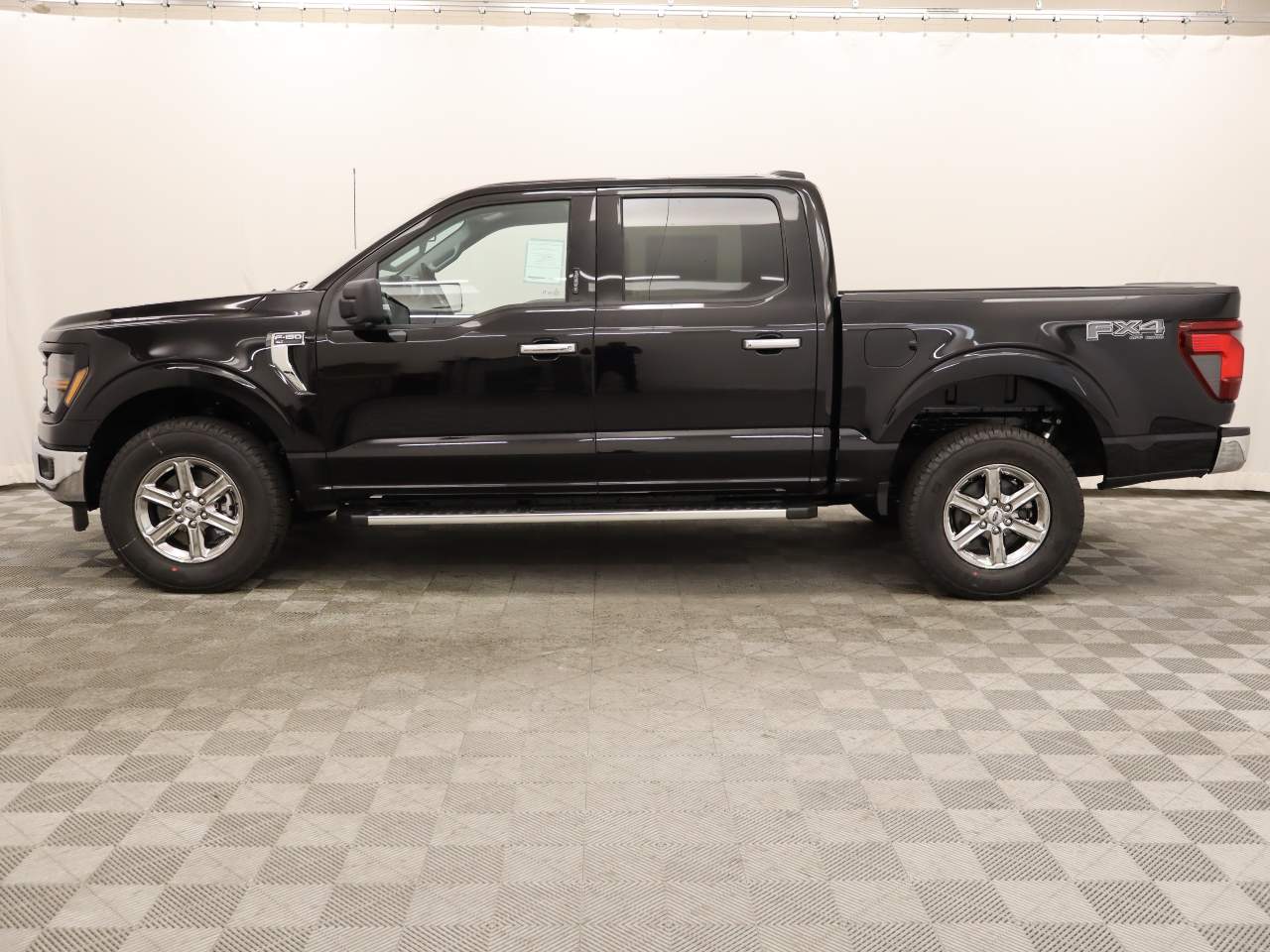 2024 Ford F-150 SuperCrew XLT