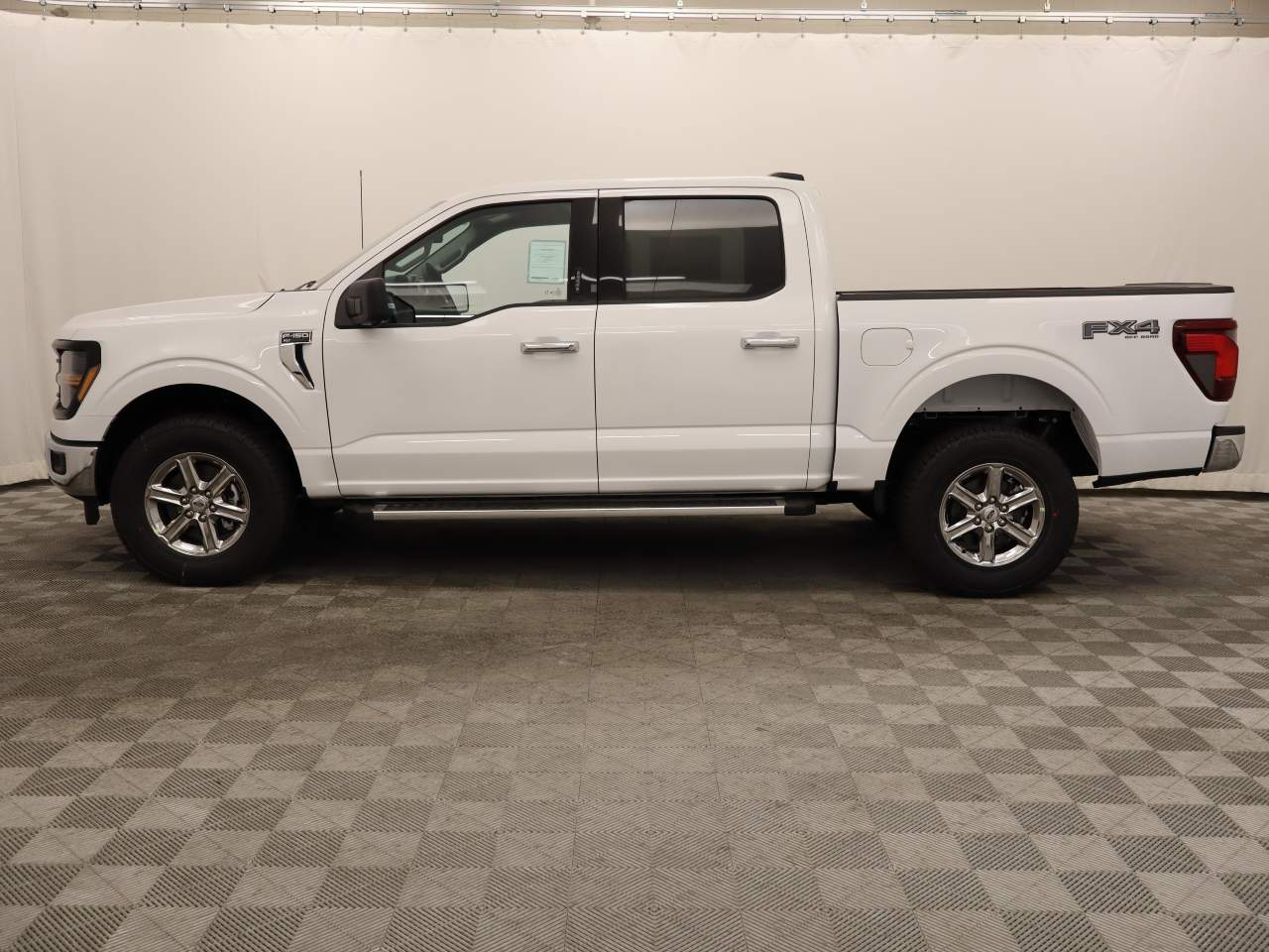 2024 Ford F-150 SuperCrew XLT