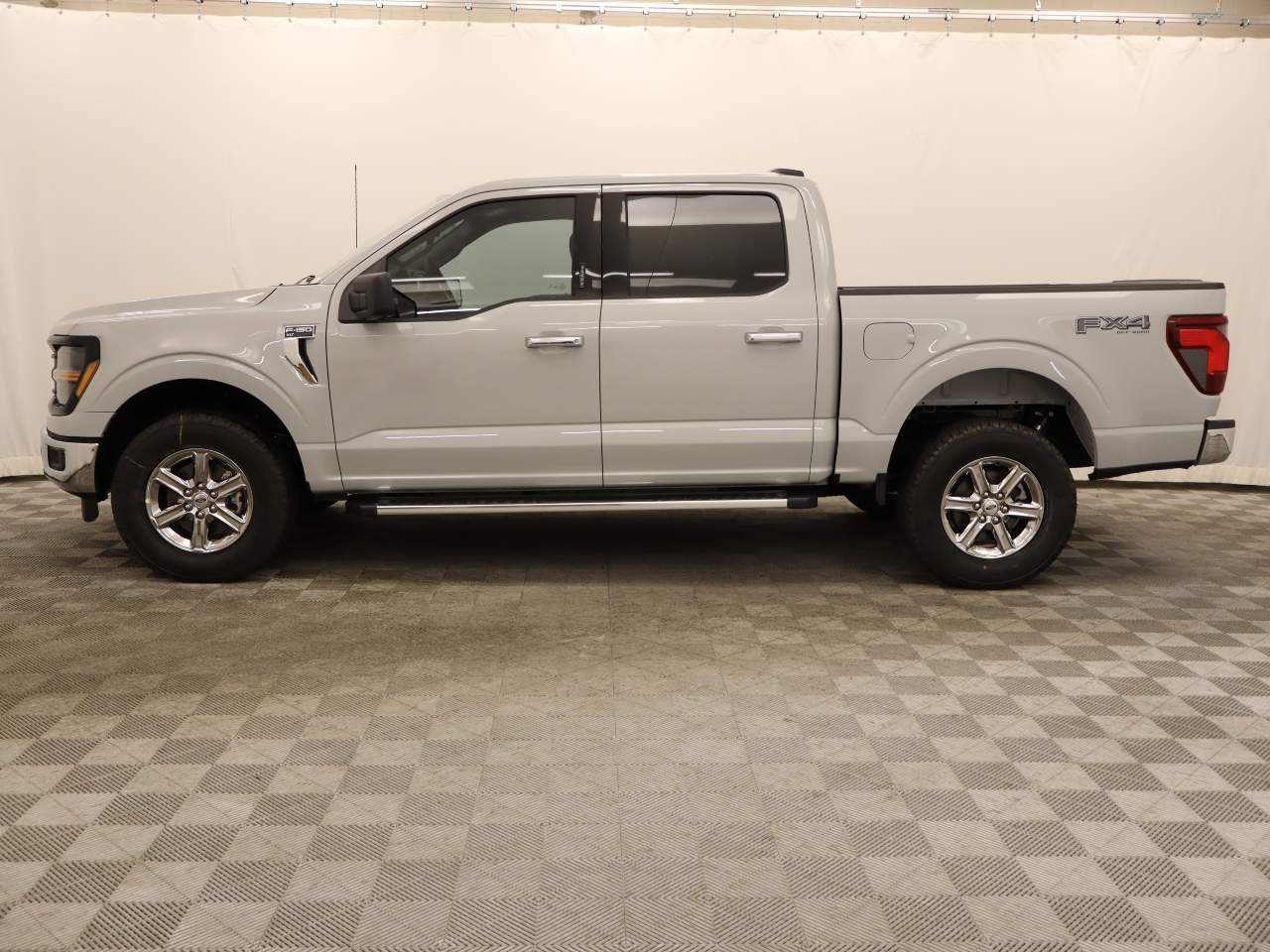 2024 Ford F-150 SuperCrew XLT