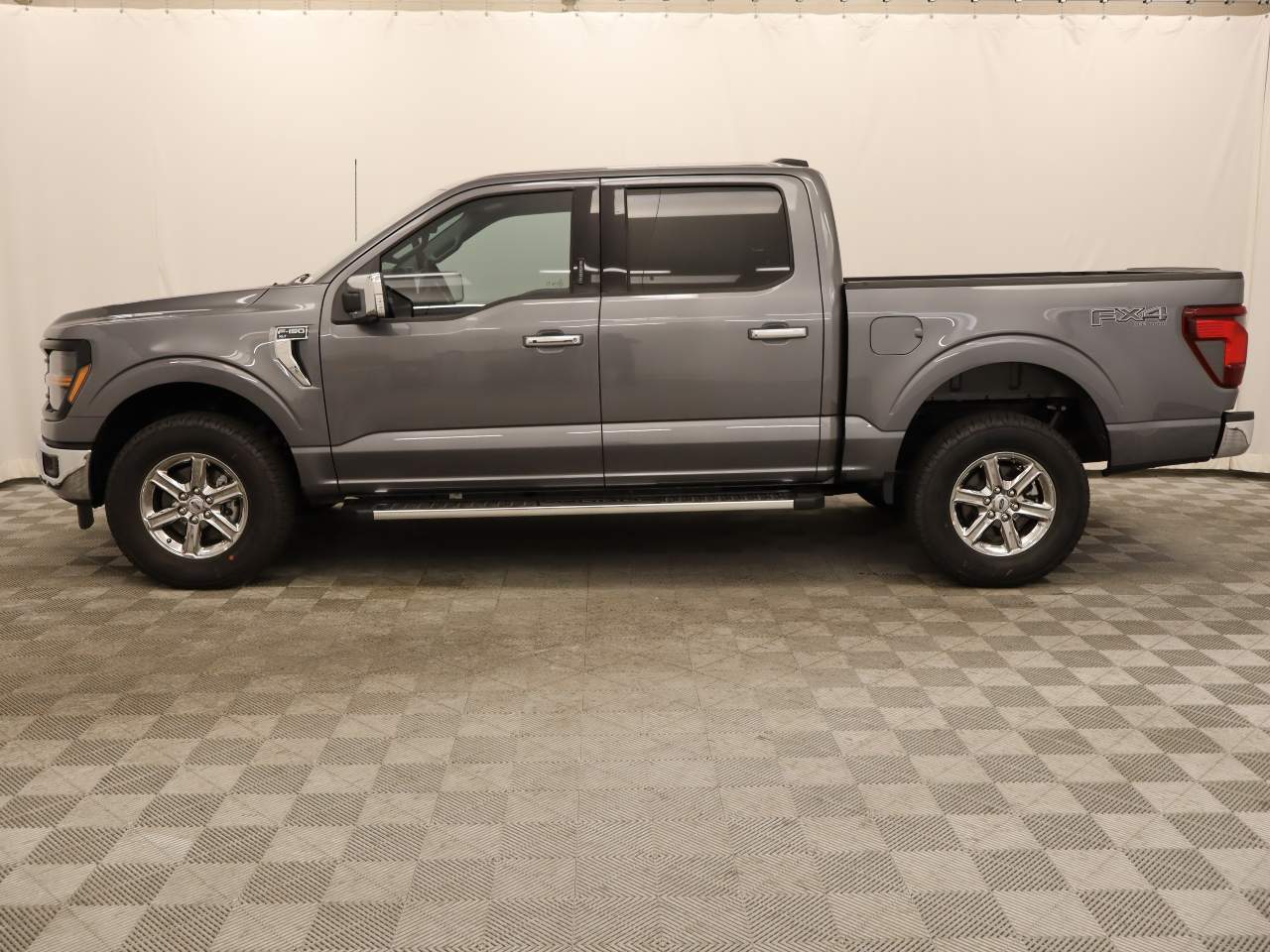 2024 Ford F-150 SuperCrew XLT