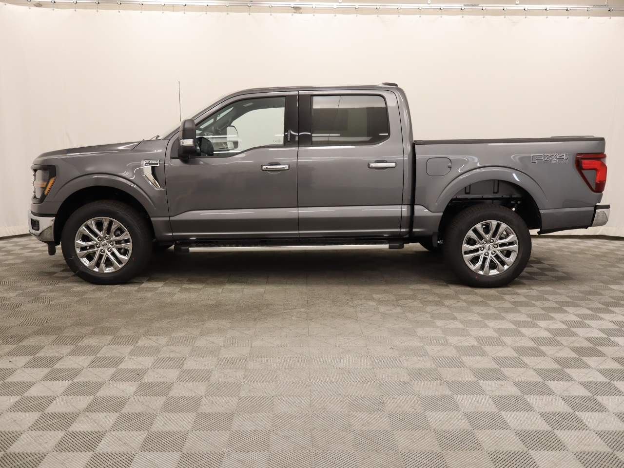 2024 Ford F-150 SuperCrew XLT