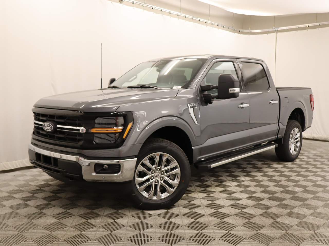 2024 Ford F-150 SuperCrew XLT