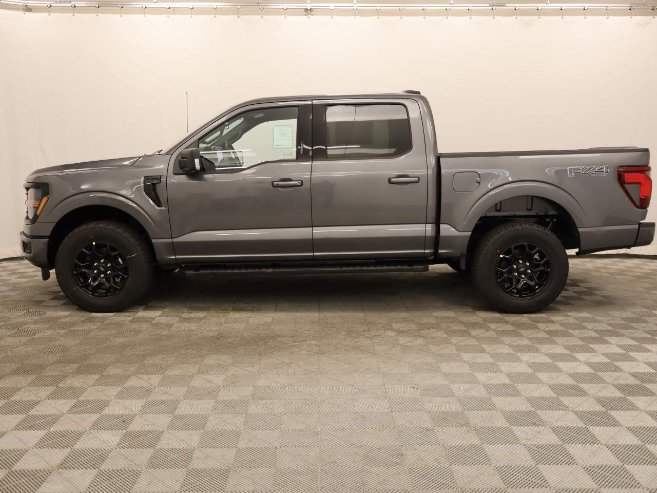 2024 Ford F-150 SuperCrew XLT